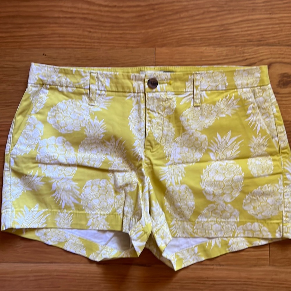 Like new! Pineapple cotton shorts